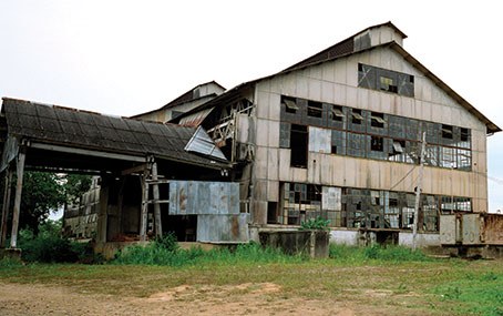 Fábrica abandonada em Fordlândia